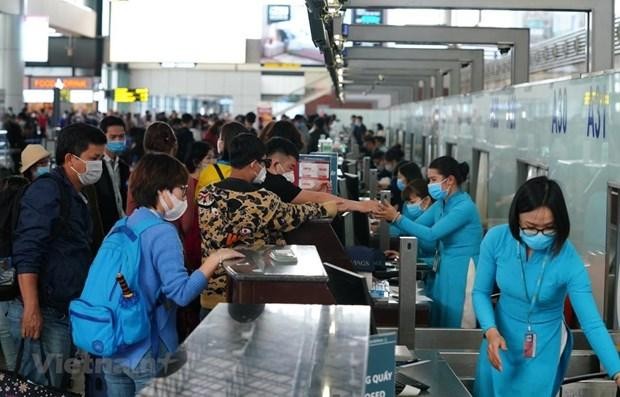 Hành khách đi tàu bay sụt giảm nghiêm trọng trong năm nay do ảnh hưởng của dịch COVID-19. Ảnh: CTV/Vietnam+
