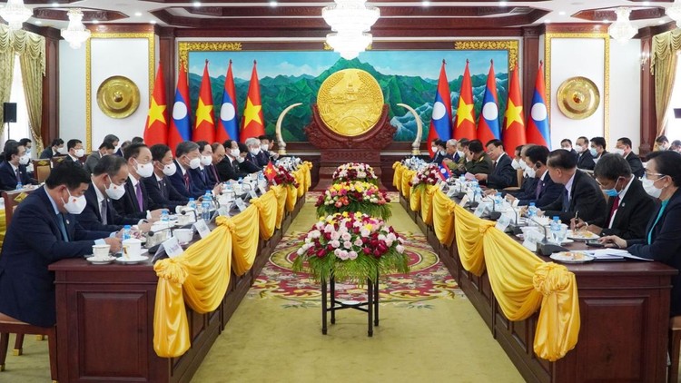 Hội đàm cấp cao Việt-Lào