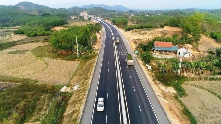 Dự án thành phần Cao tốc Bắc - Nam phía Đông đoạn Diễn Châu - Bãi Vọt có chiều dài hơn 49km, quy mô 4 làn xe, nền đường rộng 17m, vận tốc thiết kế 80km/h. Ảnh minh họa: TTXVN