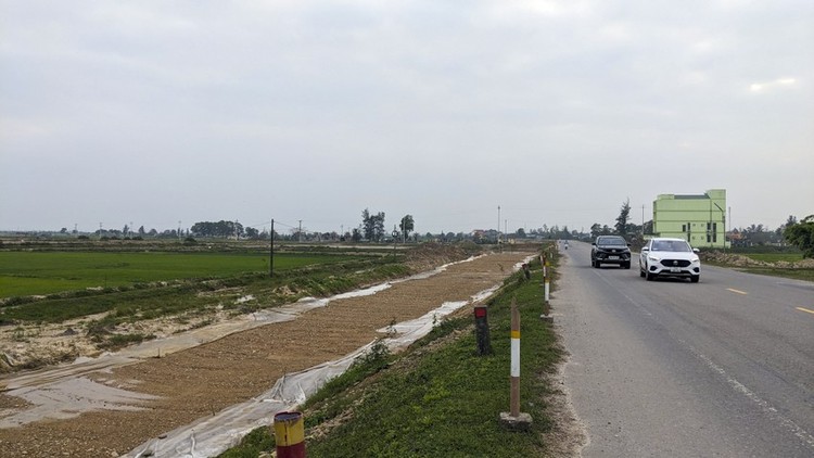 Dự án Nâng cấp, cải tạo Quốc lộ 9 nối Quốc lộ 1 và cảng Cửa Việt. Ảnh: PLO