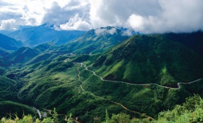 Đèo Hoàng Liên (Sa Pa) cao hơn 2.000 m so với mặt nước biển xây dựng đường hầm sẽ đi lại từ Sa Pa sang Lai Châu nhanh chóng, an toàn hơn. Ảnh: Internet