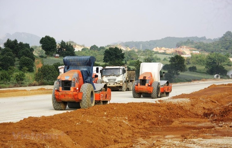 Nhiều nhà thầu thi công cao tốc đang gồng mình với tình trạng khó tiếp cận các nguồn vật liệu, vật liệu đội giá gấp nhiều lần so với hợp đồng đã ký. Ảnh chỉ mang tính minh họa. Nguồn Internet