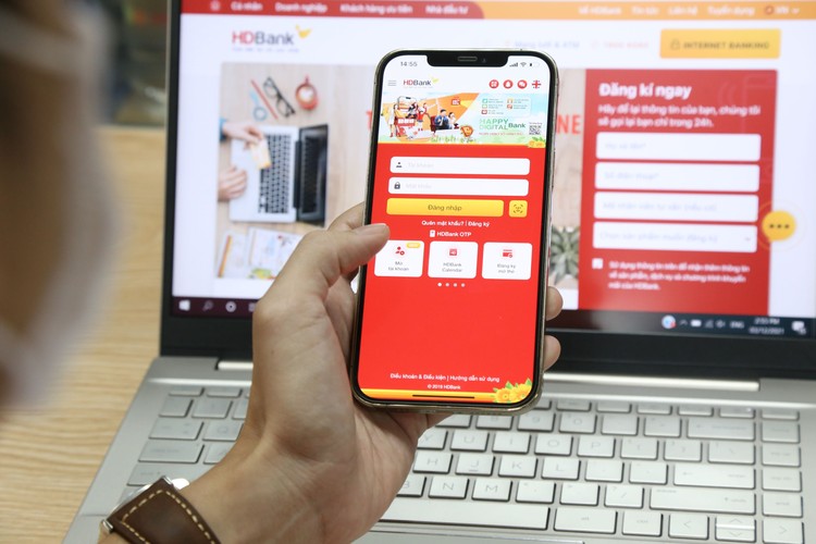 Với 1 chạm thanh toán hóa đơn thiết yếu, nay chỉ cần mở App HDBank trên điện thoại và 1 chạm vào hình hóa đơn tương ứng là hoàn thành thanh toán hóa đơn chỉ trong vài giây 