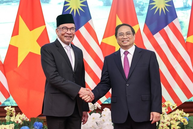 Thủ tướng Chính phủ Phạm Minh Chính hoan nghênh Thủ tướng Malaysia Anwar Ibrahim thăm chính thức Việt Nam. Ảnh: VGP