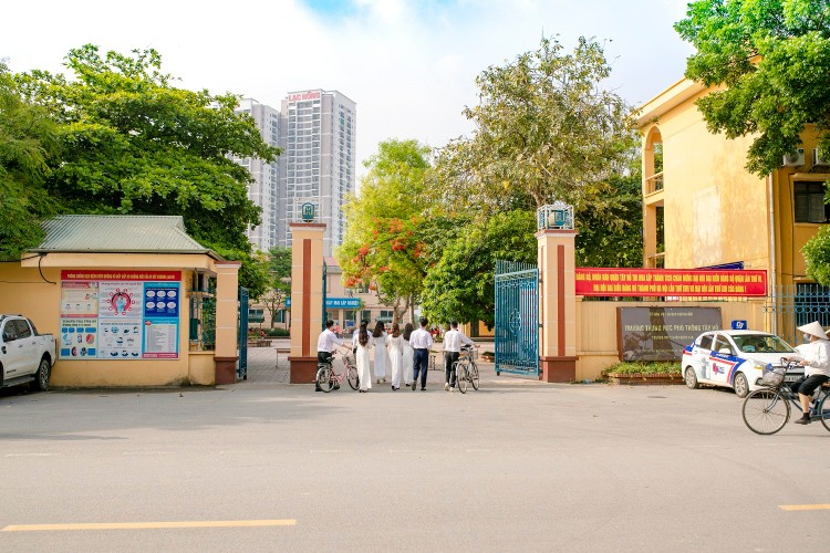Trường THPT Tây Hồ, Hà Nội