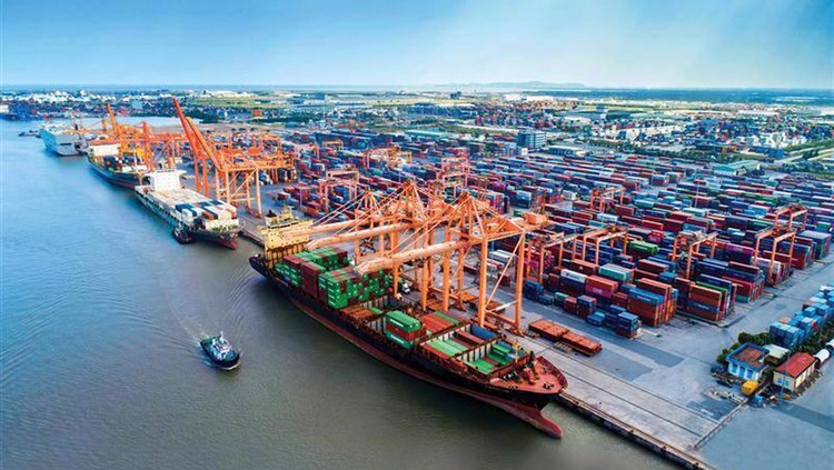 Khối lượng hàng hóa vận chuyển thông qua cảng biển trong 2 tháng đầu năm tăng mạnh