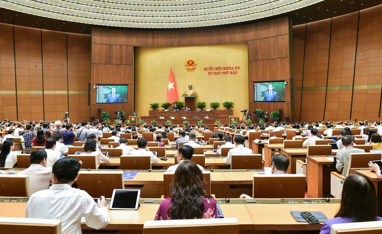 Phó Chủ tịch Quốc hội Trần Quang Phương điều hành và gợi ý nội dung tập trung thảo luận 
