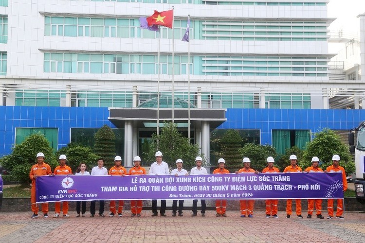 EVNSPC huy động hơn 350 kỹ sư, công nhân có tay nghề cao đồng loạt ra quân xuất phát lên đường hỗ trợ thi công dự án Đường dây 500kV mạch 3 Quảng Trạch - Phố Nối