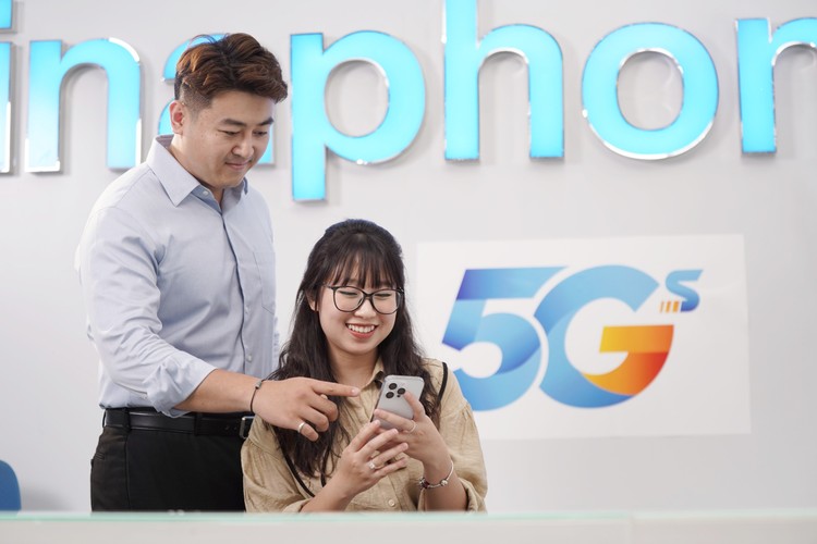 Khách hàng được trải nghiệm miễn phí VinaPhone 5G mượt mà siêu tốc độ