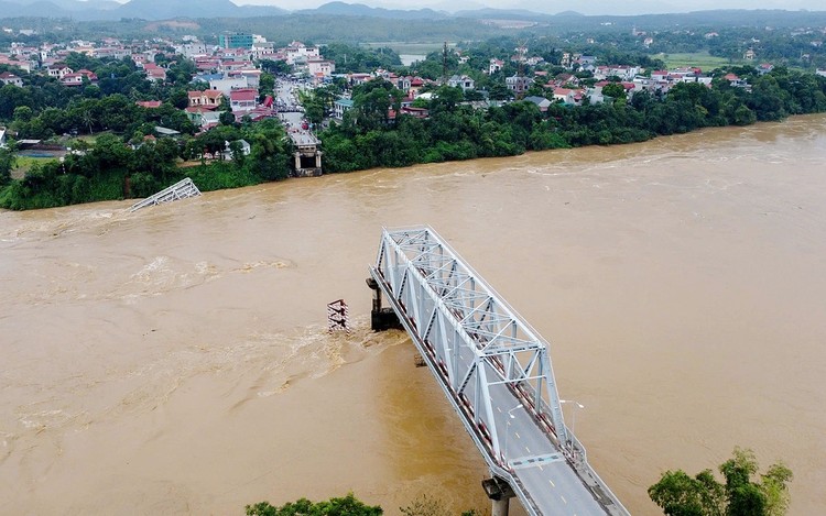 Cầu Phong Châu cũ đã bị sập vào đầu tháng 9/2024.