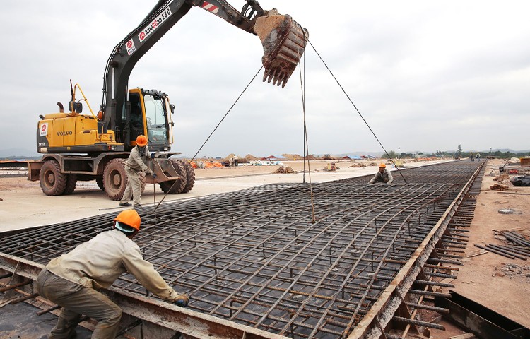 Theo phương án đầu tư kiến nghị, ACV đầu tư Dự án thành phần
3 - các công trình thiết yếu của Cảng hàng không Long Thành, trong đó có đường
cất hạ cánh, nhà ga... Ảnh: Lê Tiên