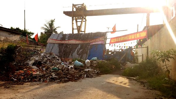 Cục Thi hành án dân sự TP. Hải Phòng đã kê biên tài sản gồm nhà cửa, vật kiến trúc và thiết bị của Nhà máy Luyện gang Vạn Lợi. Ảnh: Đỗ Hoàng