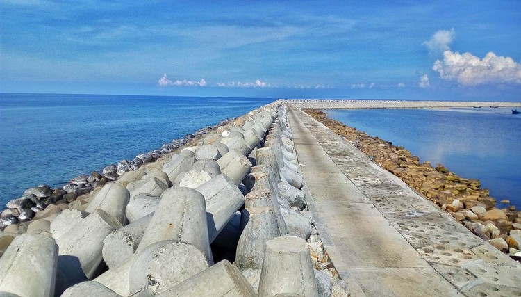 Thành An 96 trúng Gói thầu Thi công đê chắn sóng thuộc Dự án Khu neo đậu tránh trú bão cho tàu cá đảo Phú Quý, tỉnh Bình Thuận - giai đoạn 1 vào tháng 12/2016. 