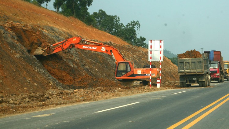 Trong 2 năm qua, Công ty TNHH Xây dựng An Quốc Duy được công bố trúng 26 gói thầu do Ban Quản lý dự án đầu tư xây dựng huyện Đất Đỏ (tỉnh Bà Rịa - Vũng Tàu) mời thầu. Ảnh minh họa: Nhã Chi