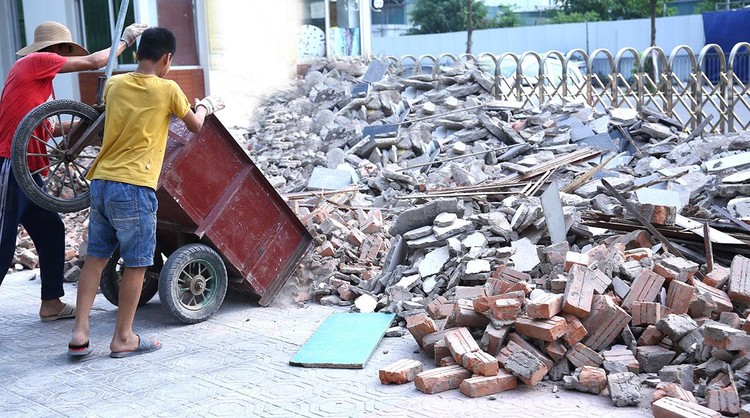 Nhiều tiêu chí mang tính địa phương hóa được nhiều bên mời thầu đưa ra để chốt chặn nhà thầu đến từ địa phương khác. Ảnh: Nhã Chi