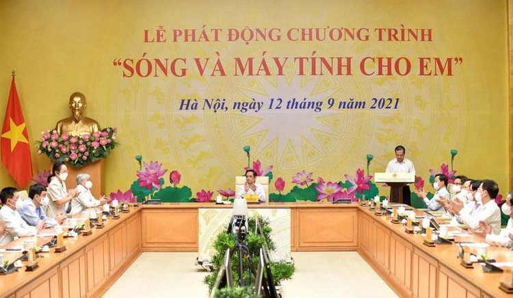 Lễ phát động trực tuyến Chương trình "Sóng và máy tính cho em" do Thủ tướng Chính phủ Phạm Minh Chính chủ trì