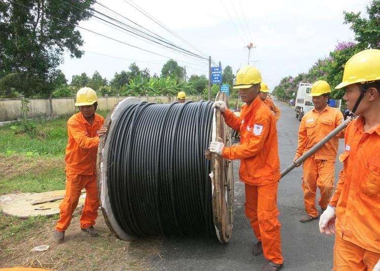 Thị trường Việt Nam hiện có trên 200 doanh nghiệp sản xuất và kinh doanh dây và cáp điện. Ảnh minh họa.