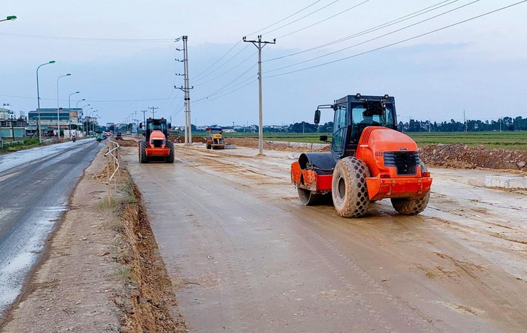 Đại biểu Quốc hội đề nghị Chính phủ lấy đầu tư công dẫn dắt, kích hoạt đầu tư xã hội, nhất là các giải pháp đột phá thu hút đầu tư PPP vào phát triển hạ tầng. Ảnh: Nhã Chi