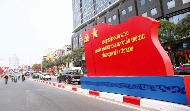 Đại hội Đại biểu toàn quốc lần thứ XIII của Đảng khơi dậy khát vọng phát triển đất nước phồn vinh, hạnh phúc; phát huy ý chí và sức mạnh đại đoàn kết toàn dân tộc; đẩy mạnh toàn diện, đồng bộ công cuộc đổi mới, công nghiệp hóa, hiện đại hóa