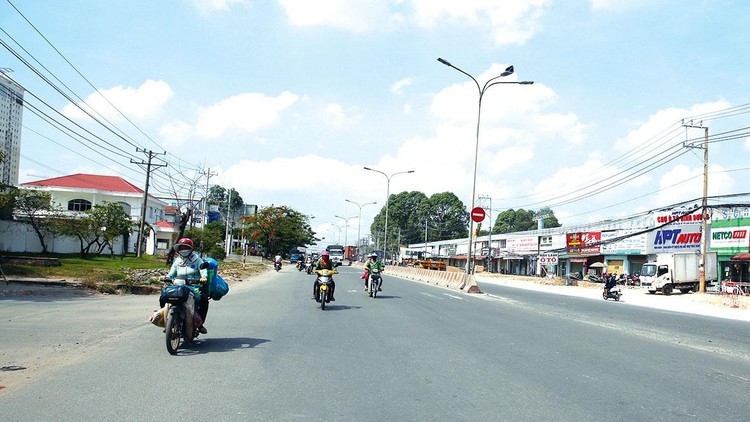 Năm 2022, các dự án giao thông do Ban Quản lý dự án đầu tư xây dựng công trình giao thông tỉnh Bình Dương làm chủ đầu tư được phân bổ hơn 988,9 tỷ đồng. Ảnh: Song Lê