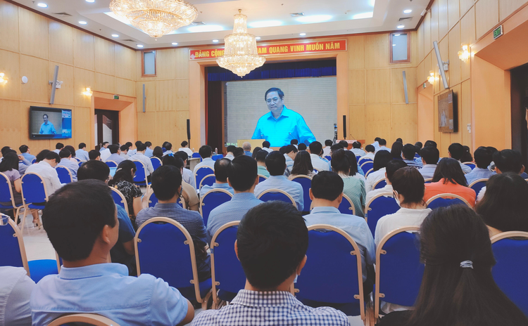 Điểm cầu tham dự Hội nghị trực tuyến của Bộ Kế hoạch và Đầu tư tại Trụ sở 6B Hoàng Diệu, Ba Đình, Hà Nội - Ảnh Bích Thảo