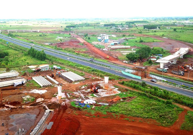 Dự kiến định kỳ hằng tháng, nếu có phát sinh khối lượng, chủ đầu tư có trách nhiệm cập nhật thông tin về dự án trên Hệ thống thông tin quốc gia về đầu tư công. Ảnh: Nhã Chi