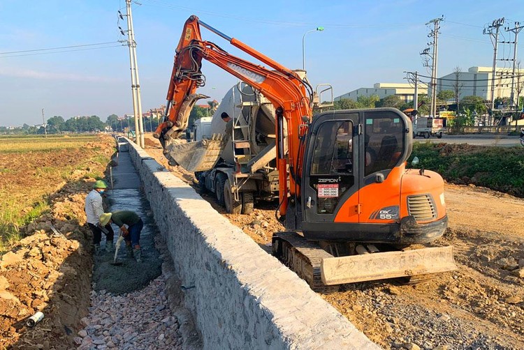 Tiêu chí “hợp đồng tương tự là hợp đồng thi công/mua sắm được ký với cơ quan nhà nước, đơn vị sự nghiệp công lập đã hoàn thành xong” gây hạn chế cạnh tranh. Ảnh minh họa: Tiên Giang