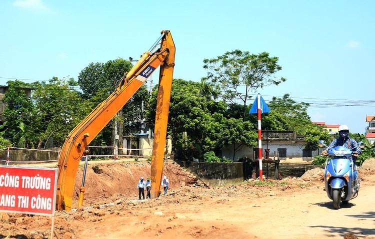 Các bộ, ngành, địa phương cần tập trung hoàn thành mục tiêu giải ngân vốn đầu tư công nguồn ngân sách nhà nước kế hoạch năm 2022 đạt 95 - 100% kế hoạch Thủ tướng giao. Ảnh: Nhã Chi