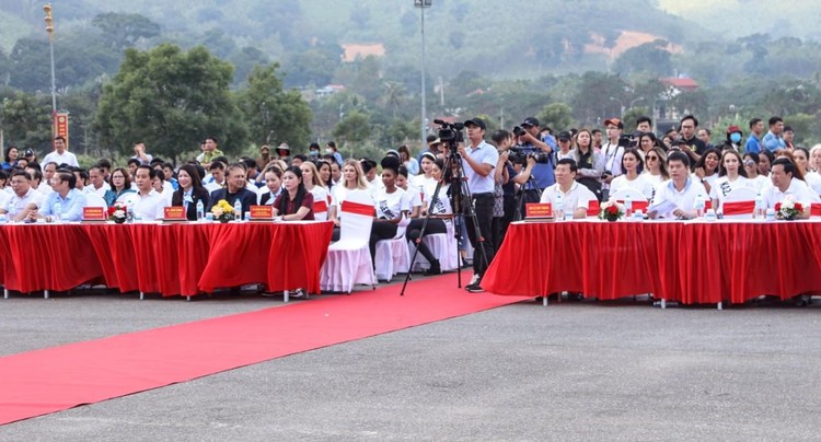 Lãnh đạo tỉnh Vĩnh Phúc cùng các đại biểu tham dự Lễ phát động trồng cây năm 2023