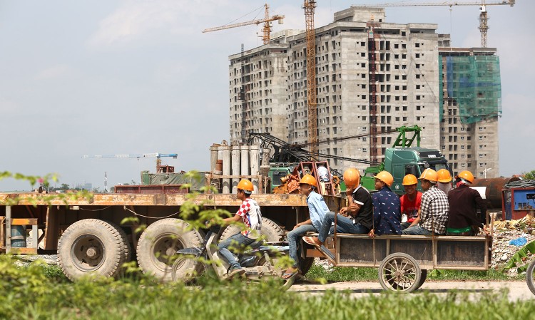 Thực tế tại nhiều gói thầu, sau khi trúng thầu, nhà thầu sử dụng nhân sự chủ chốt không khớp với hồ sơ dự thầu, thậm chí không huy động được nhân sự đã kê khai. Ảnh minh họa: Nhã Chi