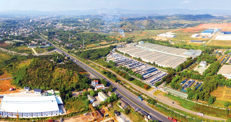 Ngoài Khu kinh tế Nghi Sơn đã được quy hoạch 25 phân khu khu công nghiệp, trên địa bàn tỉnh Thanh Hóa còn có 8 khu công nghiệp với tổng diện tích 1.424 ha. Ảnh: Nguyễn Hiếu