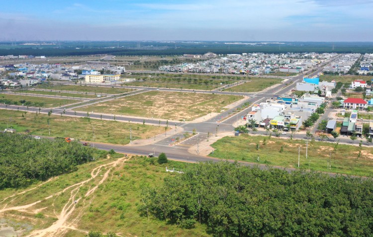 Phó Thủ tướng Trần Lưu Quang yêu cầu các địa phương tham gia ý kiến cụ thể, xác đáng đối với các dự thảo nghị định hướng dẫn Luật Đất đai (sửa đổi). Ảnh: Lê Tiên