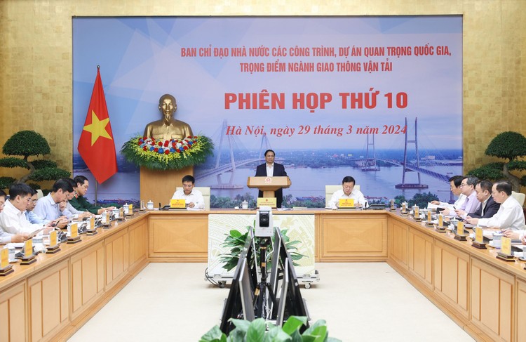 Thủ tướng Chính phủ Phạm Minh Chính chủ trì Phiên họp thứ 10 của Ban Chỉ đạo Nhà nước các công trình, dự án quan trọng quốc gia, trọng điểm ngành giao thông vận tải. Ảnh: Quý Bắc