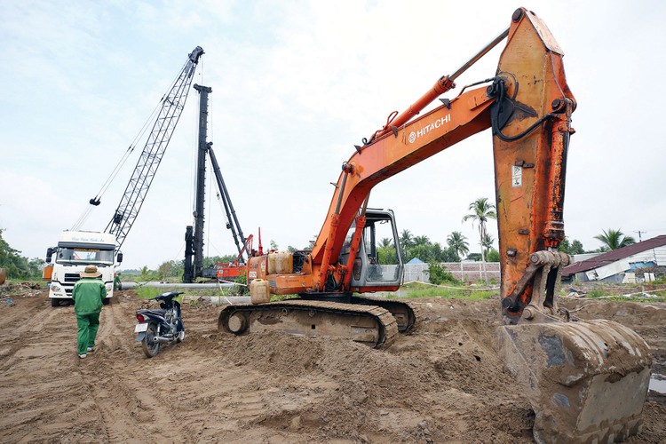 Các bộ, cơ quan trung ương, địa phương cần tiến hành đánh giá khả năng hoàn thành các mục tiêu chủ yếu đề ra tại Kế hoạch phát triển kinh tế - xã hội 5 năm 2021 - 2025. Ảnh: Lê Tiên