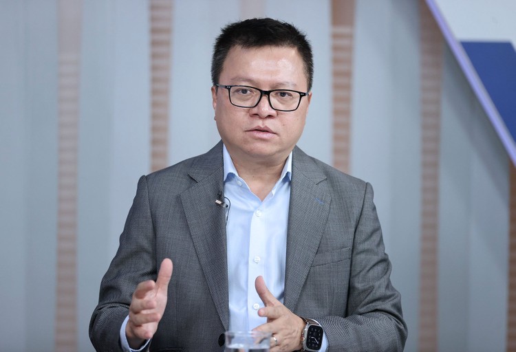Phó Trưởng ban Tuyên giáo Trung ương, Chủ tịch Hội Nhà báo Việt Nam, Tổng biên tập Báo Nhân Dân Lê Quốc Minh