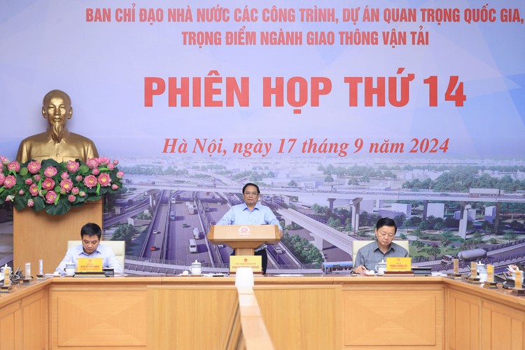 Thủ tướng Phạm Minh Chính chủ trì Phiên họp thứ 14 của Ban Chỉ đạo Nhà nước các công trình, dự án quan trọng quốc gia, trọng điểm ngành giao thông vận tải. Ảnh: Quý Bắc