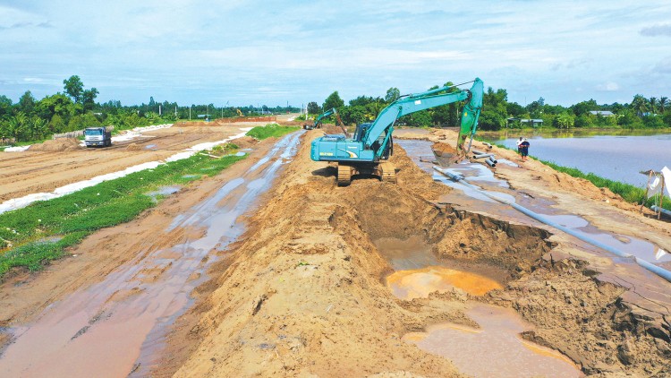 Dự toán chi ngân sách nhà nước cho đầu tư phát triển năm 2025 là 790,727 nghìn tỷ đồng. Ảnh: Lê Tiên