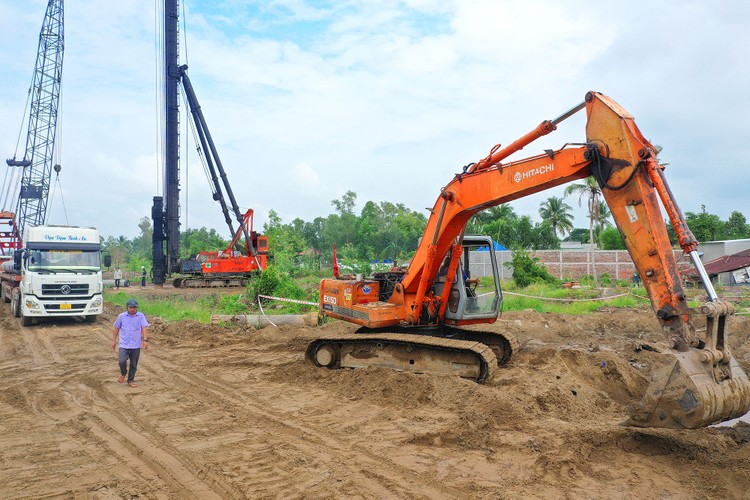 Đẩy mạnh phân cấp, phân quyền sẽ giảm bớt thời gian, trình tự, đơn giản hóa thủ tục, góp phần đẩy nhanh tiến độ thực hiện, giải ngân đầu tư công. Ảnh: Lê Tiên