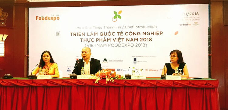 Theo ban tổ chức, triển lãm lần này thu hút 600 gian hàng của 450 doanh nghiệp trong và ngoài nước, đến từ 31 tỉnh/thành trên cả nước và 23 quốc gia, vùng lãnh thổ nước ngoài. Ảnh: N.N