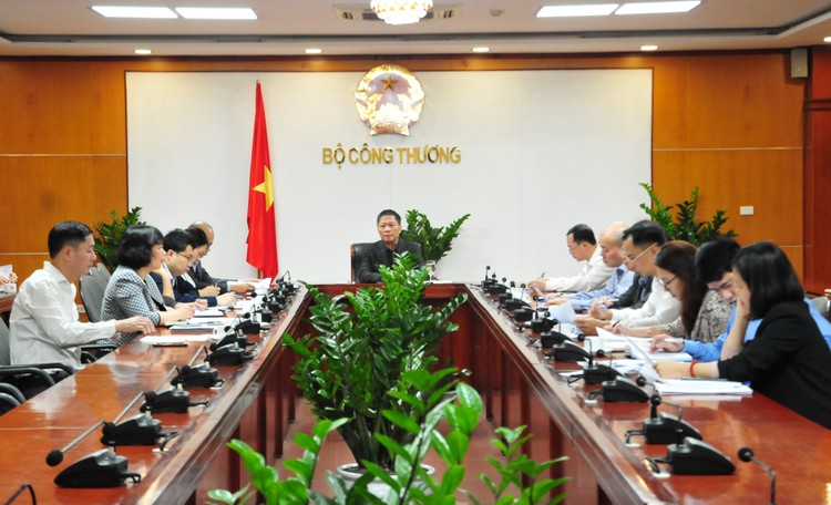 Cuộc họp của trưởng Bộ Công Thương với các đơn vị về công tác chuẩn bị triển khai thực hiện Hiệp định Thương mại tự do Việt Nam - Liên minh châu Âu (ảnh: MOIT)