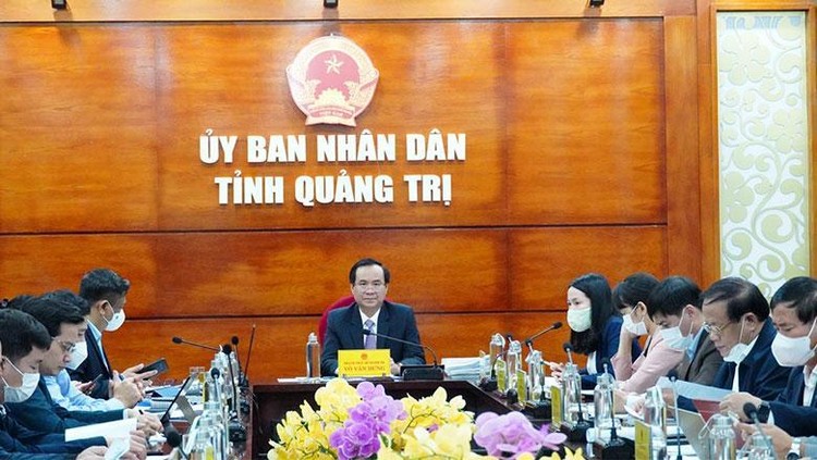 Lãnh đạo tỉnh Quảng Trị làm việc trực tuyến với nhà đầu tư để thúc tiến độ Dự án Nhà máy Nhiệt điện Quảng Trị 1 (ảnh: MH)