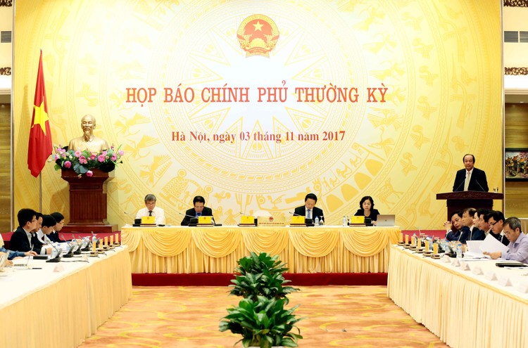 Toàn cảnh buổi họp báo thường kỳ Chính phủ tháng 10/2017. Ảnh: VGP