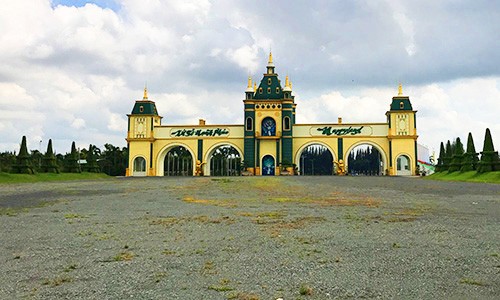 Cổng vào dự án Happyland. 