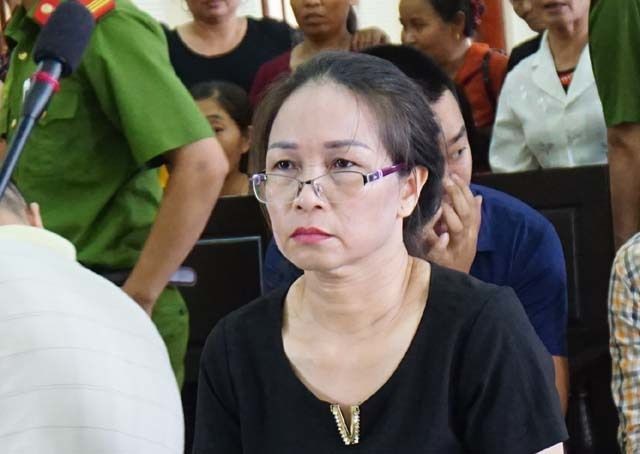 Trần Thị Oanh đã nghĩ ra cái gọi là "phường trồng" để dụ dỗ người dân tham gia rồi chiếm đoạt 3,8 tỉ đồng của 84 người chơi.