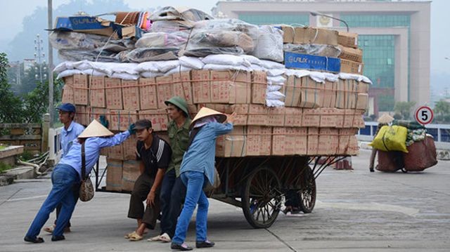 Tổng cục Hải quan yêu cầu điều tra ngăn chặn hàng Trung Quốc gắn mác "Made in Vietnam"