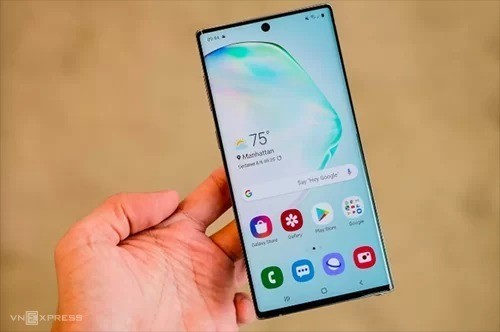 Điện thoại Galaxy Note 10 của Samsung mới ra mắt tháng 8.