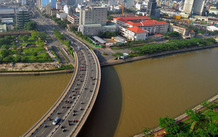 Vốn huy động thông qua hình thức đầu tư đối tác công tư sẽ là một nguồn lực hết sức quan trọng và hiệu quả bổ sung cho đầu tư phát triển - Ảnh: Tất Tiên