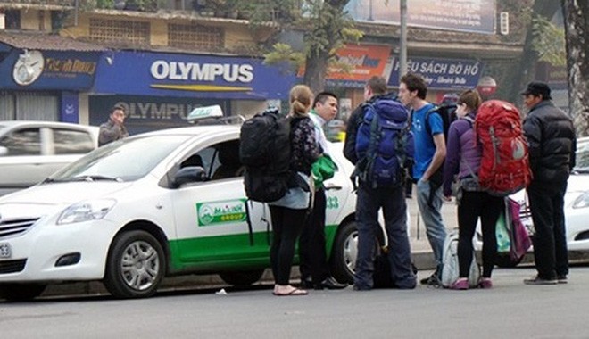 Tới nay mới chỉ có một số ít hãng taxi giảm giá cước, các hãng còn lại dự kiến giảm nhỏ giọt 300 - 500 đồng/km.