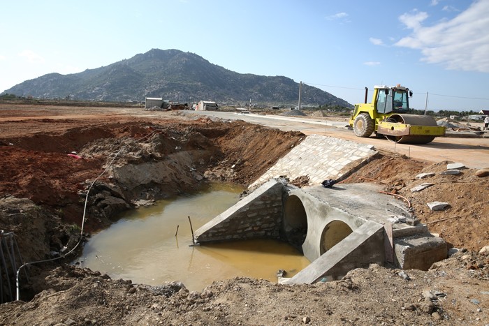 Hoạt động đánh giá, xếp hạng nhà thầu đã góp phần bảo đảm tiến độ, chất lượng các công trình, dự án. Ảnh: Tất Tiên