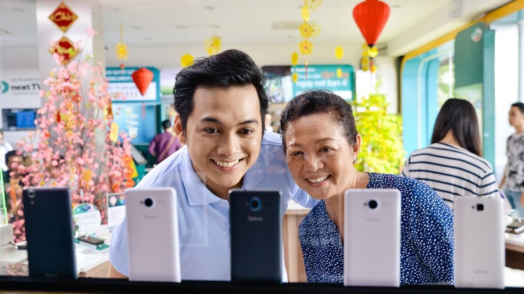 Sắm SmartPhone Viettel: Mua 1, được 12